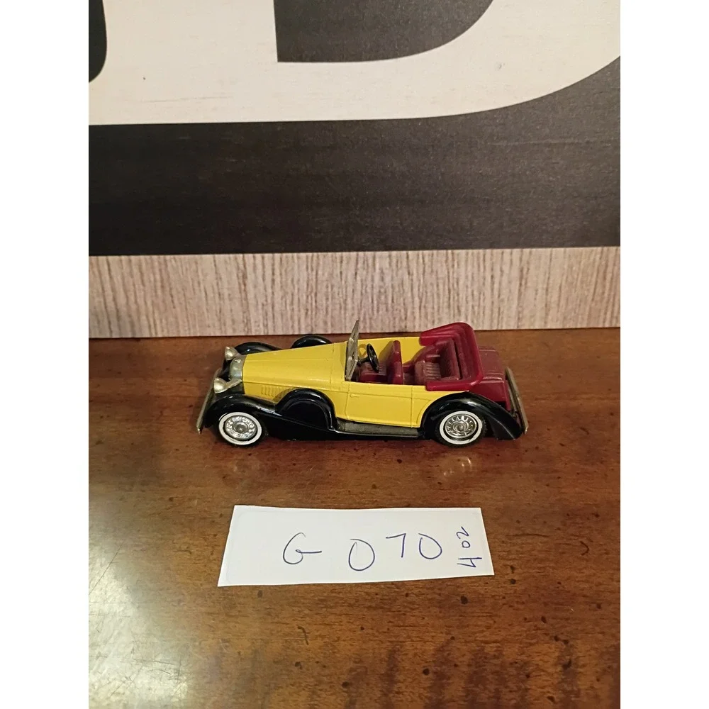 Matchbox Models of Yesteryear 1938 Lagonda Drophead Coupe Y-11 Yellow 1972
